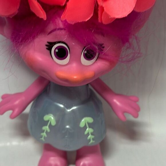 Poppy Troll Doll Dreamworks 8 inches tall  2015 B7355 Blue Dress - Picture 3 of 8